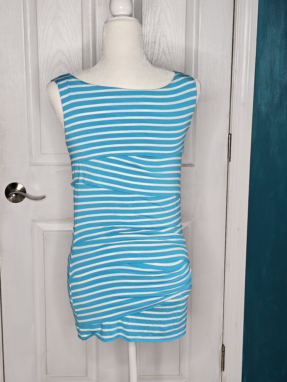 Vince Camuto Striped Turquoise & White Sleeveless Tank Top - Picture 6 of 10